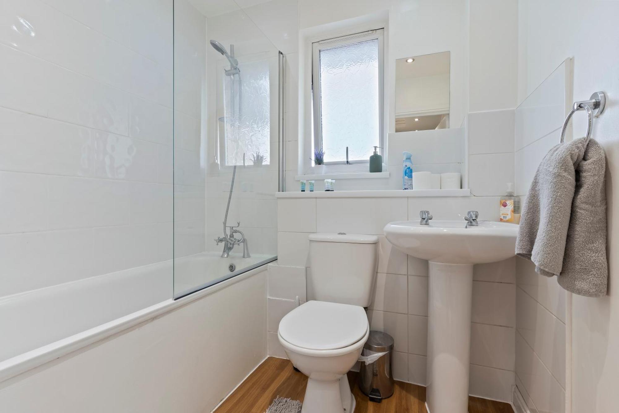 Ferienhaus Lovely 4br House In The With Parking London